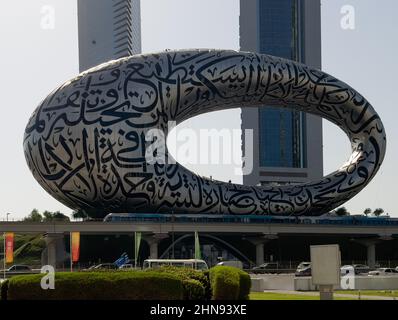 Dubai, Vereinigte Arabische Emirate - 7th. Oktober 2021 : das neueste ikonische Gebäude, das zu einer langen Liste architektonischer Sehenswürdigkeiten in Dubai hinzugefügt wird, wird eingeweiht Stockfoto