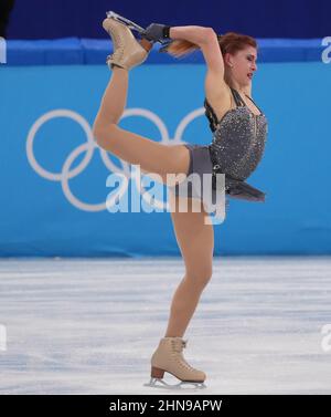 Peking, China. 15th. Februar 2022. Eliska Brezinova aus Tschechien tritt am 15. Februar 2022 beim Frauen-Kurzprogramm für Eiskunstlauf im Hauptstadtstadion der Olympischen Winterspiele 2022 in Peking auf. Foto von Richard Ellis/UPI. Kredit: UPI/Alamy Live Nachrichten Stockfoto