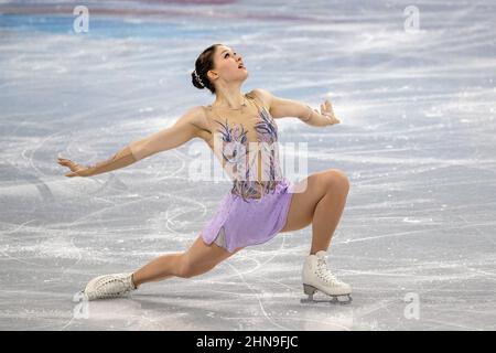 Peking, Hebei, China. 15th. Februar 2022. Die finnische Eiskunstläuferin JENNI SAARINEN tritt bei den Olympischen Winterspielen 2022 in Peking im Single Skating Short-Programm der Frauen an. (Bild: © Mark Edward Harris/ZUMA Press Wire) Stockfoto