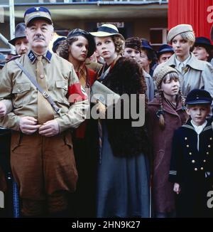 Nach Mitternacht, Fernsehfilm, Deutschland 1981, Regie: Wolf Gremm, Darsteller: Desiree Nosbusch, Marion Kracht Stockfoto