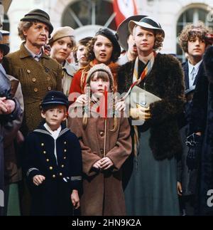 Nach Mitternacht, Fernsehfilm, Deutschland 1981, Regie: Wolf Gremm, Darsteller: Desiree Nosbusch, Marion Kracht Stockfoto