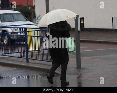 Sheerness, Kent, Großbritannien. 15th. Februar 2022. UK Wetter: Nass & windig in Sheerness, Kent. Kredit: James Bell/Alamy Live Nachrichten Stockfoto