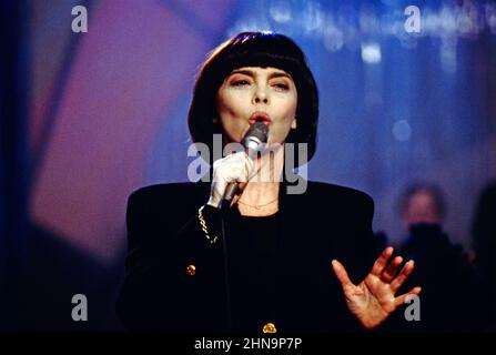 Mireille Mathieu, berühmte französische Sängerin, ARD TV Special für Mireille Mathieu: Meine Welt ist die Musik, März 1998. Die französische Sängerin Mireille Mathieu, ARD TV Special für Mireille Mathieu, März 1998. Stockfoto