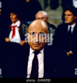 Otto Graf Lambsdorff, auch Otto Friedrich Wilhelm von der Wenge Graf Lambsdorff, deutscher Politiker, von 1988 bis 1993 Bundesvorsitzender der Partei FDP, hier auf dem Bild 1988. Otto Graf Lambsdorff, auch Otto Friedrich Wilhelm von der Wenge Graf Lambsdorff, deutscher Politiker, von 1988 bis 1993 Bundesvorsitzender der FDP, hier im Bild 1988. Stockfoto