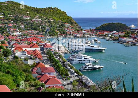 Blick auf Gustavia, die Hauptstadt von Saint-Barthélemy, vom Jardin Gustav III Stockfoto