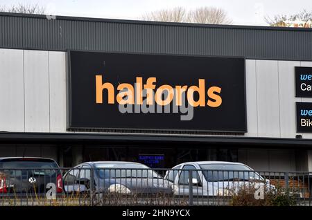 Lewes Road Retail Park in Brighton mit einem Halfords-Geschäft Stockfoto