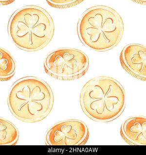 Nahtloses Muster von Münzen. St. Patrick's Day. Aquarelldarstellung. Isoliert auf weißem Hintergrund. Für Ihr Design. Stockfoto