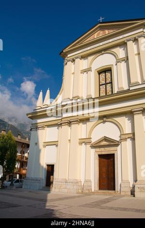 Chiesa della Beata Vergine del Rosario e San Daniele Profeta -Kirche der seligen Jungfrau des Rosenkranzes und des Propheten St. Daniel in Ampezzo, Italien Stockfoto