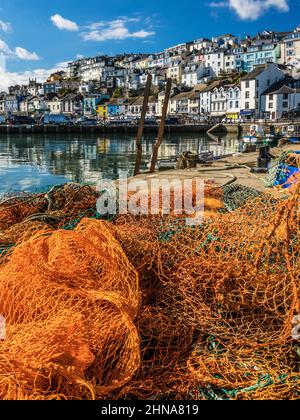 Ein sonniger Tag im Fischerhafen von Brixham im Süden von Devon. Stockfoto