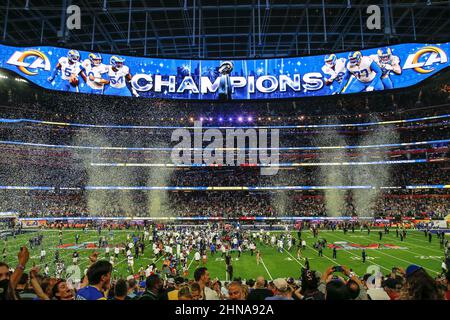 Sonntag, 13. Februar 2022, 2022; Inglewood, CA USA; Ein allgemeiner Blick auf das SoFi Stadium, nachdem die Rams den Super Bowl LVL gewonnen hatten. Die Rams schlugen die Bengalen mit 23:20. (Kim Hukari/Bild des Sports) Stockfoto