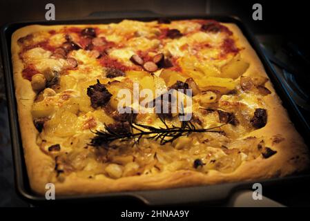 Italienische hausgemachte Pizza Stockfoto