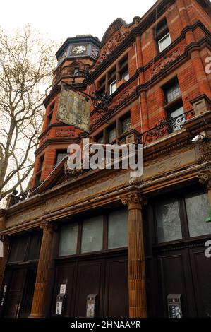 The Ye Olde Axe Strip Pub in London, Großbritannien. Stockfoto