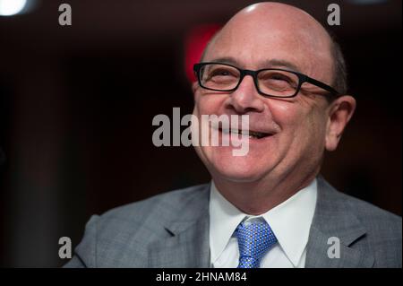 Der Generalinspekteur der Nationalen Sicherheitsbehörde, Robert Phillip Storch, aus dem District of Columbia, spricht während einer Anhörung der Streitkräfte des Senats für seine Ernennung zum Generalinspekteur des Verteidigungsministeriums am Dienstag, dem 15. Februar 2022, im US-Kapitol in Washington, DC. Kredit: Bonnie Cash/CNP/MediaPunch Stockfoto