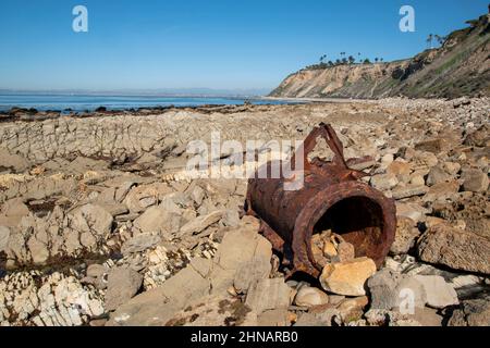 Die SS Dominator landete 1961 in der Nähe von Rancho Palos Verdes in Südkalifornien und rostet seitdem. Stockfoto