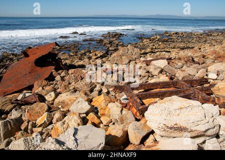 Die SS Dominator landete 1961 in der Nähe von Rancho Palos Verdes in Südkalifornien und rostet seitdem. Stockfoto