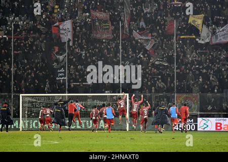 Cremona, Italien. 15th Feb, 2022. cremonese feiert am Ende des Spiels während US Cremonese gegen Parma Calcio, Italienisches Fußballspiel der Serie B in Cremona, Italien, Februar 15 2022 Quelle: Independent Photo Agency/Alamy Live News Stockfoto