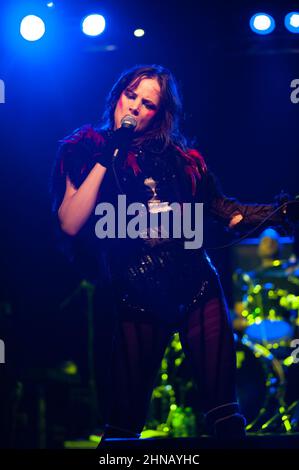 Mailand Italien 2009-11-21 : Live-Konzert der Sängerin Juliette Lewis und ihrer Gruppe Juliette and the New Romantiques im Magazzini Generali Nightclub Stockfoto