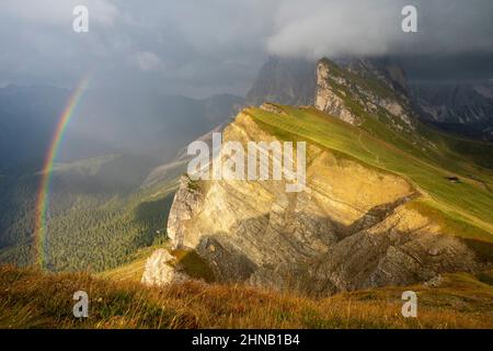 Odles-Gruppe von Seceda aus gesehen. Dolomiten. Stockfoto
