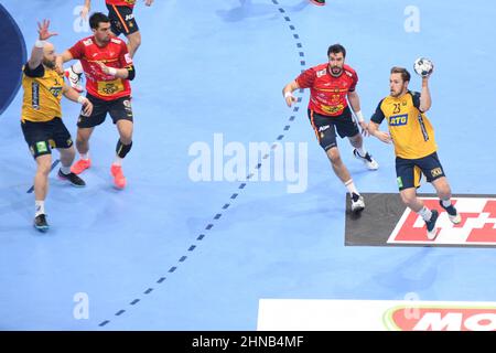 Albin Lagergren (Schweden) gegen Spanien. EHF Euro 2022. Letztes Spiel Stockfoto