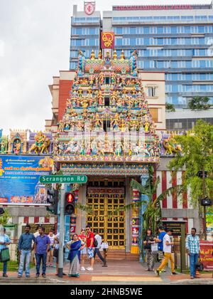 Sri Veeramakaliamman Tempel ist ein Hindu-Tempel in der Mitte von Little India - Singapur Stockfoto