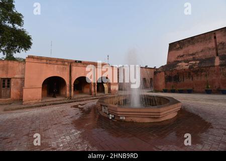 Amritsar, Punjab, Indien - 6. August 2019: Das Fort Gobindgarh, das vor über 300 Jahren als Militärfestung erbaut wurde. Stockfoto