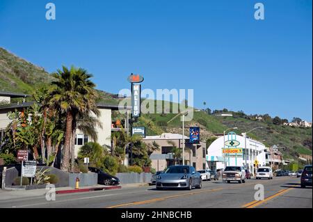 Autos auf PCH thorugh Malibu, CA Stockfoto