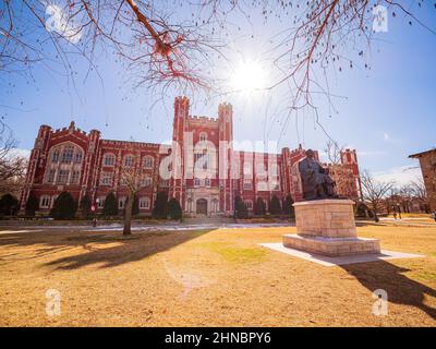 Sonniger Blick auf die Evans Hall in Oklahoma Stockfoto