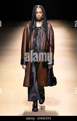 COACH Herbst/Winter 2022-23 Start- und Landebahn während der New York Fashion Week, 2022. Februar - New York, Vereinigte Staaten von Amerika. 14/02/2022 Stockfoto