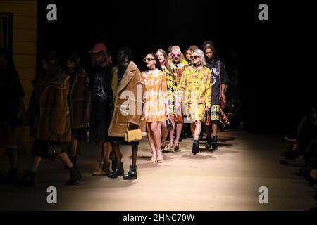 COACH Herbst/Winter 2022-23 Start- und Landebahn während der New York Fashion Week, 2022. Februar - New York, Vereinigte Staaten von Amerika. 14/02/2022 Stockfoto