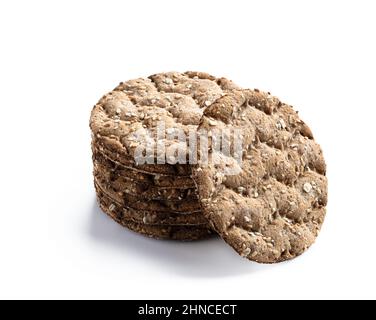 Vollkorn-Roggen-Knäckebrot isoliert auf Weiß Stockfoto