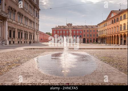 Blick auf das Zentrum von Modena und die Architektur der Stadt Stockfoto