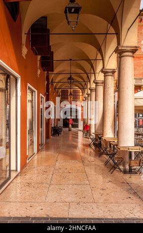 Blick auf das Zentrum von Modena und die Architektur der Stadt Stockfoto