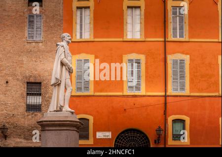 Blick auf das Zentrum von Modena und die Architektur der Stadt Stockfoto