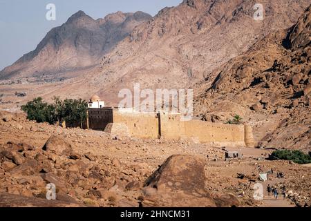 Das zum UNESCO-Weltkulturerbe gehörende Katharinenkloster aus dem 6th. Jahrhundert am Fuße des Berges Sinai auf der ägyptischen Sinai-Halbinsel. Einer der ältesten noch funktionierenden Christus Stockfoto