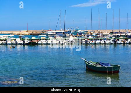 Italien, Apulien, Bari, Santo Spirito, Hafen Stockfoto