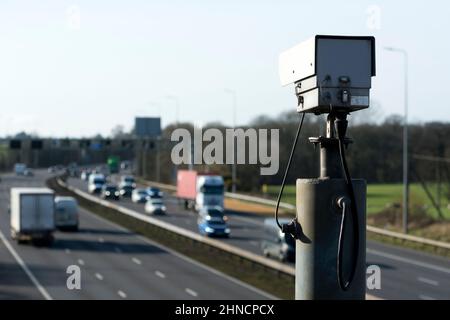 Kamera auf der Autobahn M42 in der Nähe von Hampton-in-Arden, West Midlands, England, Großbritannien Stockfoto