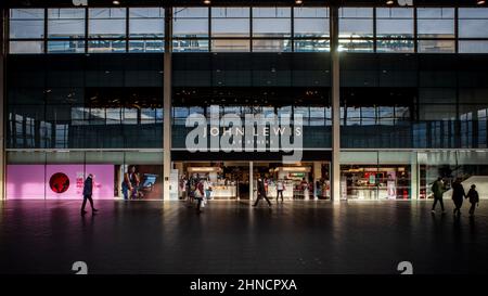 John Lewis Department Store - John Lewis Store Milton Keynes in der MK Center Shopping Mall. Stockfoto