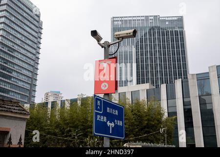 SHANGHAI, CHINA - 16. FEBRUAR 2022 - Eine Tesla-Kompressorstation wird am 16. Februar 2022 in Shanghai, China, gesehen. Stockfoto