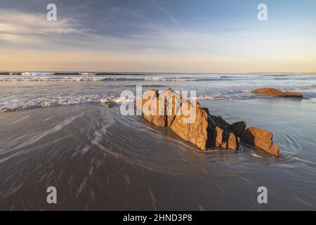 Tregantle Beach bei Sonnenaufgang Whitsand Bay Cornwall Stockfoto