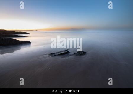 Tregantle Beach bei Sonnenaufgang Whitsand Bay Cornwall Stockfoto