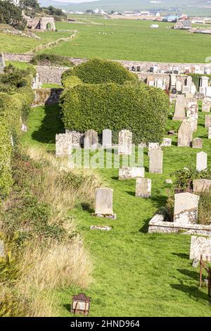 Die dachlose, mit Efeu bedeckte Kapelle von St. Columba auf dem Friedhof Keil in der Nähe von Southend auf der Kintyre Peninsula, Argyll & Bute, Schottland, Großbritannien Stockfoto