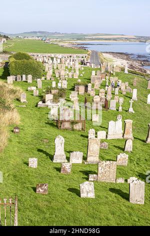 Die dachlose, mit Efeu bedeckte Kapelle von St. Columba auf dem Friedhof Keil in der Nähe von Southend auf der Kintyre Peninsula, Argyll & Bute, Schottland, Großbritannien Stockfoto