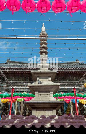 Bongeunsa Buddhistischer Tempel in Gangnam in Seoul, Südkorea, am 16. Februar 2022 Stockfoto