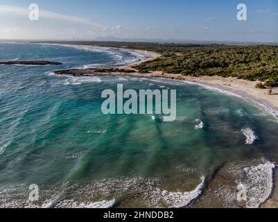 Es Peregons Petits Strand, Punta de Sa Llova, Parque Natural Marinoterrestre Es Trenc-Salobrar de Campos, Colonia de Sant Jordi, Ses Salines, Mallorca, Stockfoto