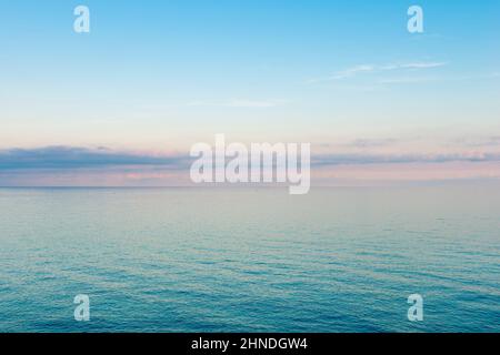 Herrliche Farben des Mittelmeers. Italien. Ligurische Küste des Meeres. Stockfoto