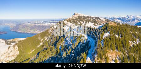 Top-Touristenorte in der Schweiz. Rigi-Bahn. Dorf Kaltbad. Luftaufnahme. Stockfoto