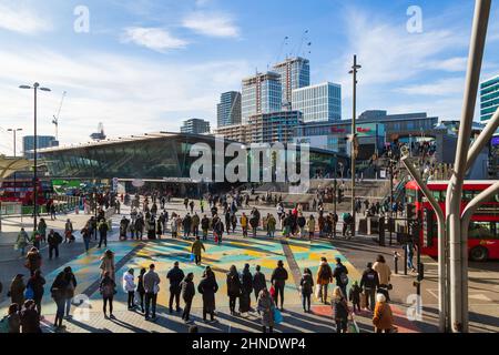 Stratford, Eingang zum Bahnhof Stratford, westfield, london, großbritannien Stockfoto