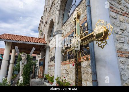 Überqueren Sie die Kirche von Theotokos im Resort Nesebar an der Schwarzmeerküste in der bulgarischen Provinz Burgas Stockfoto