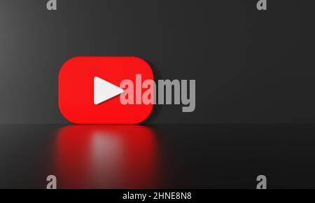 YouTube-Logo auf schwarzem Wandhintergrund mit hartem Schatten und Platz für Text und Grafiken. 3D Rendering. Stockfoto