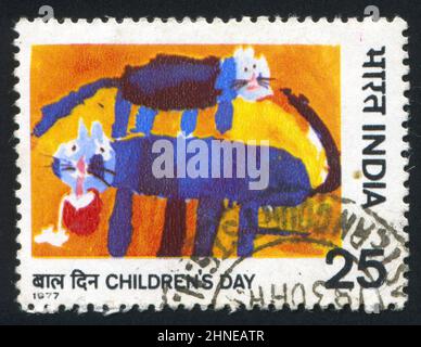 INDIEN - UM 1977: Briefmarke gedruckt von Indien, zeigt Katzenbild, um 1977 Stockfoto